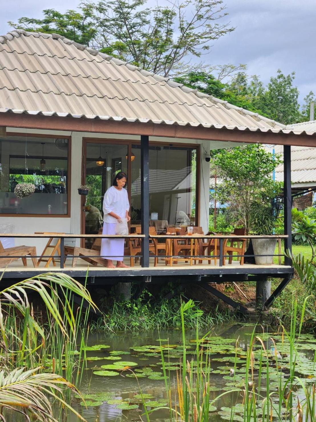 The Duck Cafe And Resort Trat Bagian luar foto