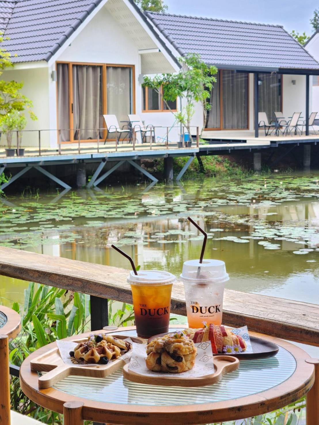 The Duck Cafe And Resort Trat Bagian luar foto