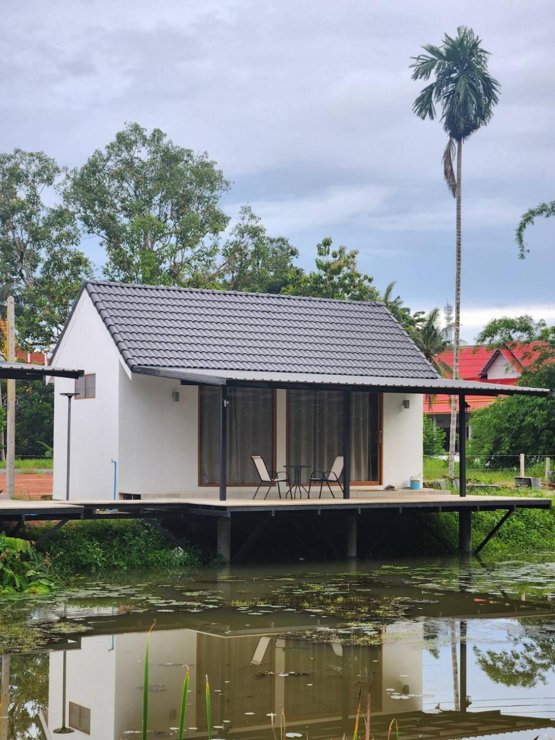 The Duck Cafe And Resort Trat Bagian luar foto