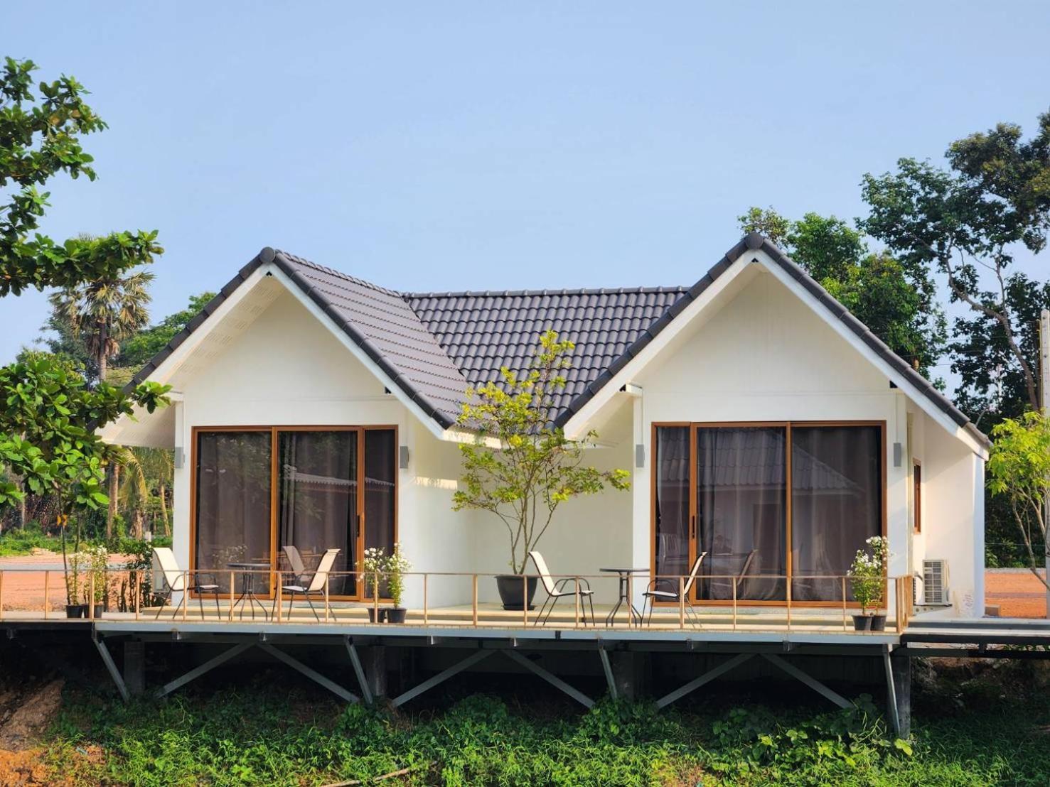 The Duck Cafe And Resort Trat Bagian luar foto