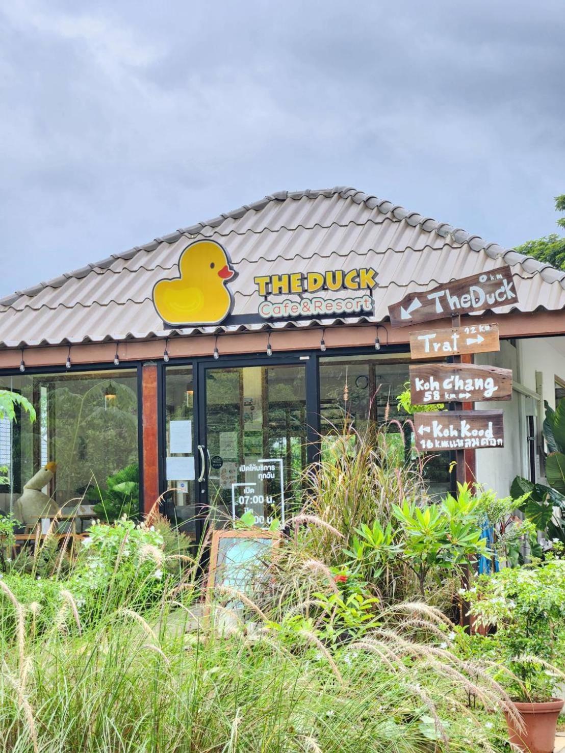 The Duck Cafe And Resort Trat Bagian luar foto