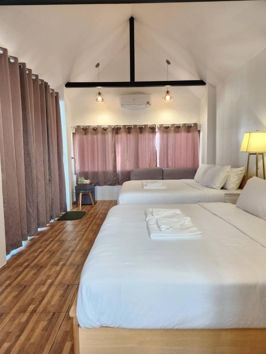The Duck Cafe And Resort Trat Bagian luar foto
